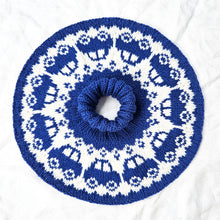 Load image into Gallery viewer, Car Neck Warmer - English