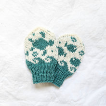 Last inn bildet i Galleri-visningsprogrammet, TurtleBaby Mittens - English