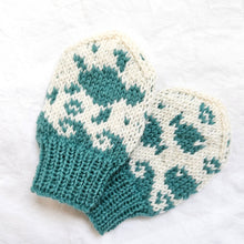 Last inn bildet i Galleri-visningsprogrammet, TurtleBaby Mittens - English