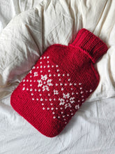 Load image into Gallery viewer, Mimmis värmeflaskskydd - svenska