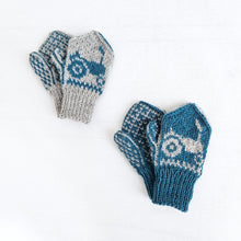 Last inn bildet i Galleri-visningsprogrammet, Bestemors traktorvotter