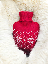 Load image into Gallery viewer, Mimmis värmeflaskskydd - svenska