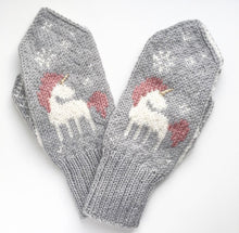 Last inn bildet i Galleri-visningsprogrammet, Always Be a Unicorn mittens - English