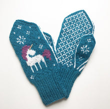 Last inn bildet i Galleri-visningsprogrammet, Always Be a Unicorn mittens - English