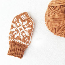 Last inn bildet i Galleri-visningsprogrammet, Floral Selbu - English