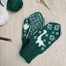 Last inn bildet i Galleri-visningsprogrammet, Brachiosaurus Mittens Junior - English
