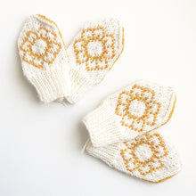 Last inn bildet i Galleri-visningsprogrammet, Blomsterbarnvotter
